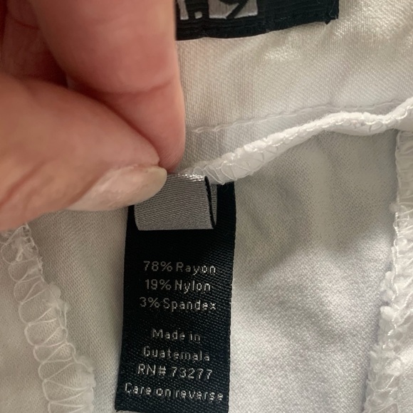 ✨Host Pick✨ Apt. 9 white pull on pants sz 10P - Picture 4 of 5